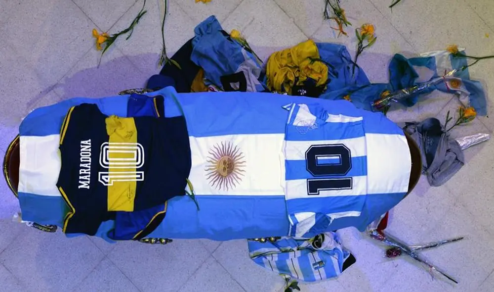 Los restos de Diego Armando Maradona son velados en la Casa Rosada. Foto: EFE