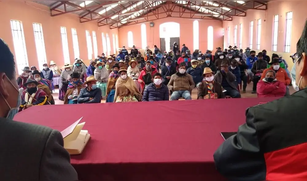 Puno. Reunión en Ilave concluyó con advertencia de Aimarazo. Puno. Reunión en Ilave concluyó con advertencia de Aimarazo.