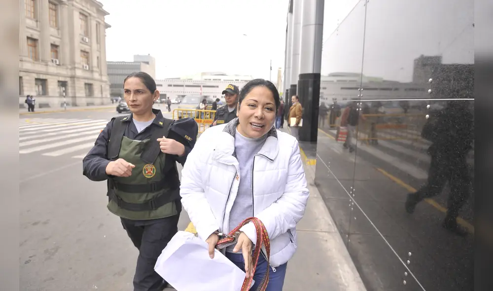 Caso Orellana: comprueban uso de celulares corporativos entre miembros de la red Caso Orellana: comprueban uso de celulares corporativos entre miembros de la red