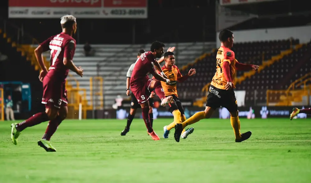 Saprissa y Herediano en una nueva edición del clásico de la Liga de Costa Rica. | Foto: @SaprissaOficial