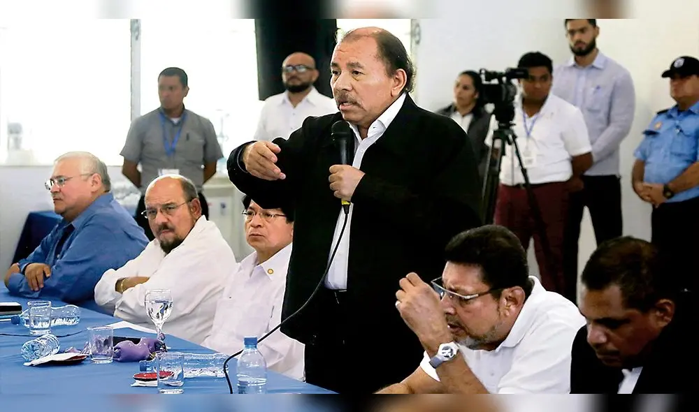 Gritan “asesino”a Daniel Ortega al iniciarse el diálogo nacional