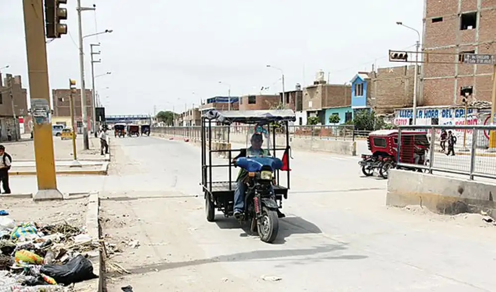 El conductor de la mototaxi resultó con lesiones leves.