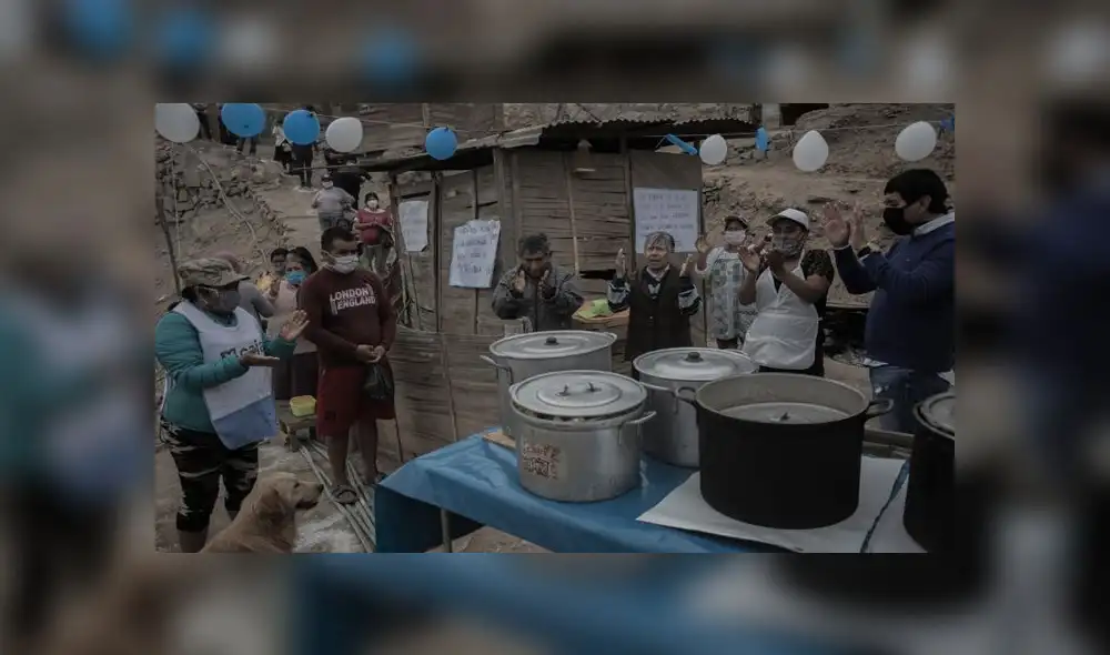 Vecinos realizan su olla común para subsistir en la cuarentena. Fotos Aldair Mejia / La República
