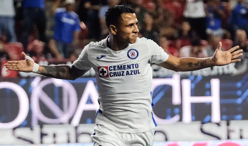 Yoshimar Yotún marcó el primer gol del Cruz Azul vs. Tijuana con una gran definición desde el punto penal. | Foto: AFP Yoshimar Yotún marcó el primer gol del Cruz Azul vs. Tijuana con una gran definición desde el punto penal. | Foto: AFP