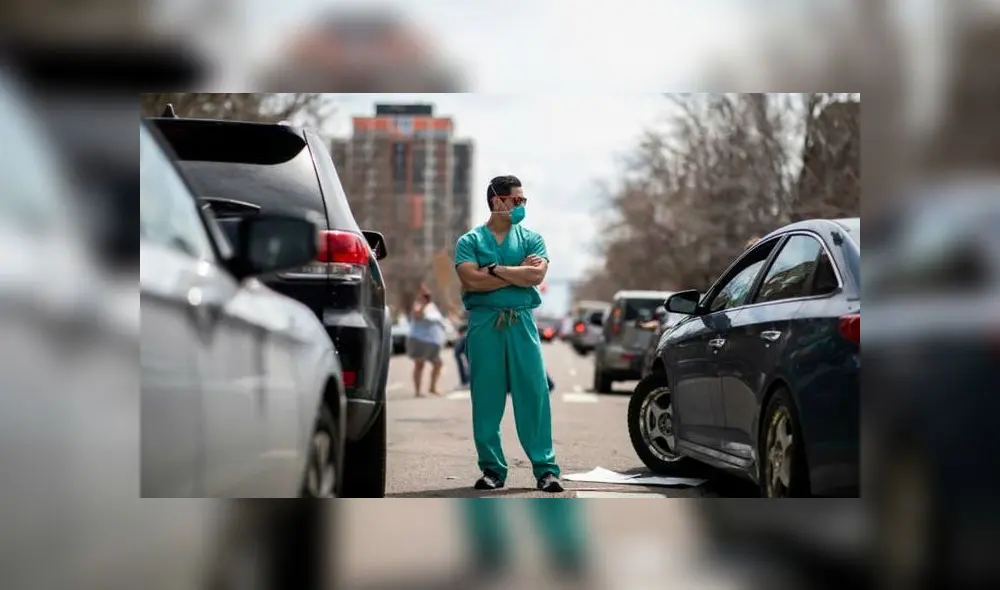 Algunos transeuntes mostraron respaldo a los profesionales. Fuente: The Denver Post. Algunos transeuntes mostraron respaldo a los profesionales. Fuente: The Denver Post.