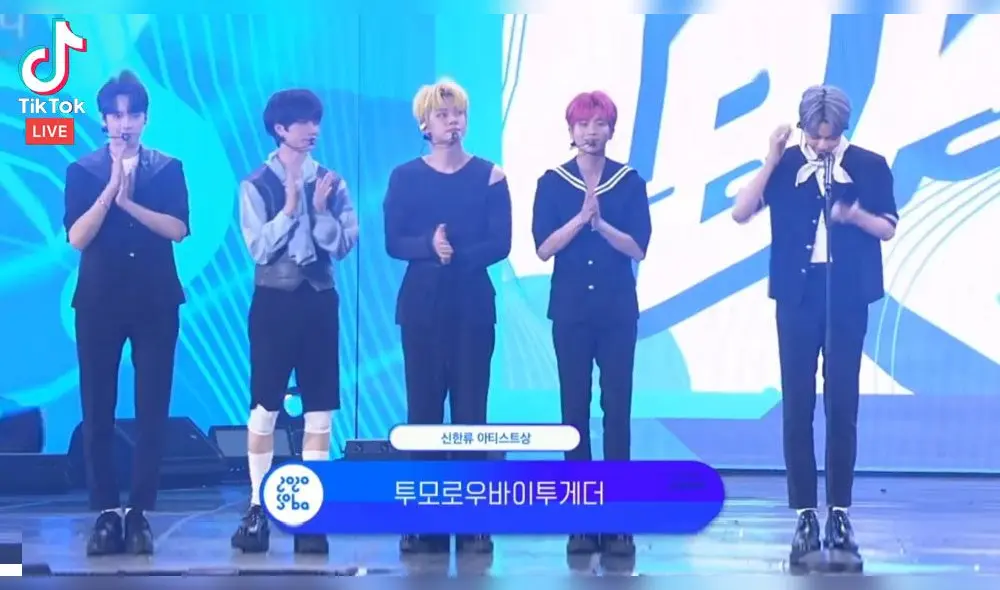 Desliza para ver más fotos de Soribada Awards 2020 vía TikTok live.