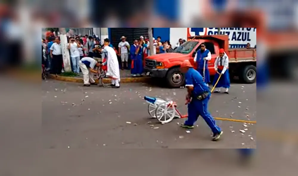 Uno de los fanáticos sufrió las consecuencias de haber prendido el poderoso cañón. Foto: captura