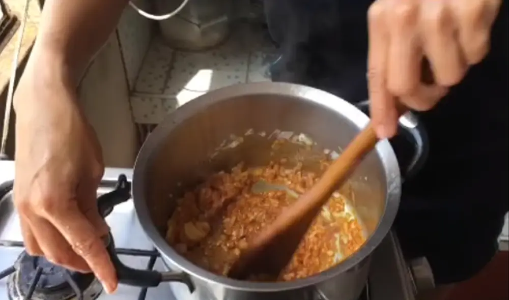 Desliza hacia la izquierda para ver las imágenes del video viral. Foto: Captura de Facebook.