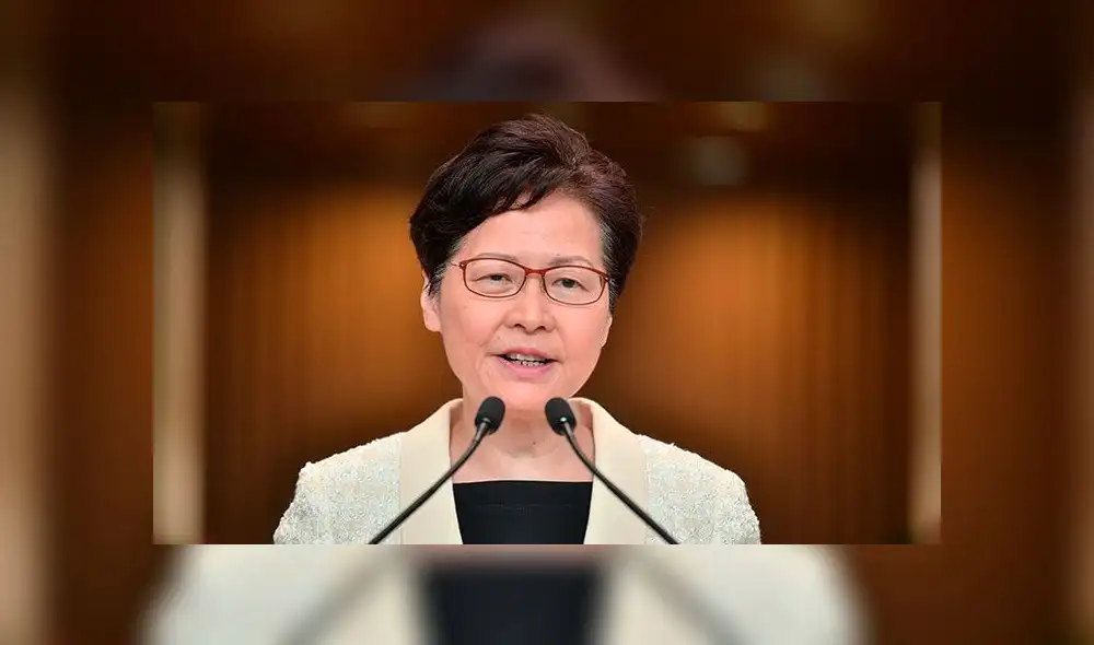 La líder de Hong Kong, Carrie Lam, en conferencia de prensa. Foto: AFP.