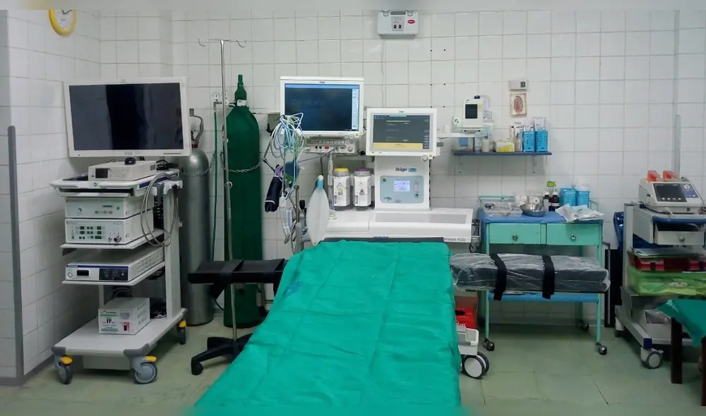 Entregan equipos de salud a hospital de Ferreñafe.
