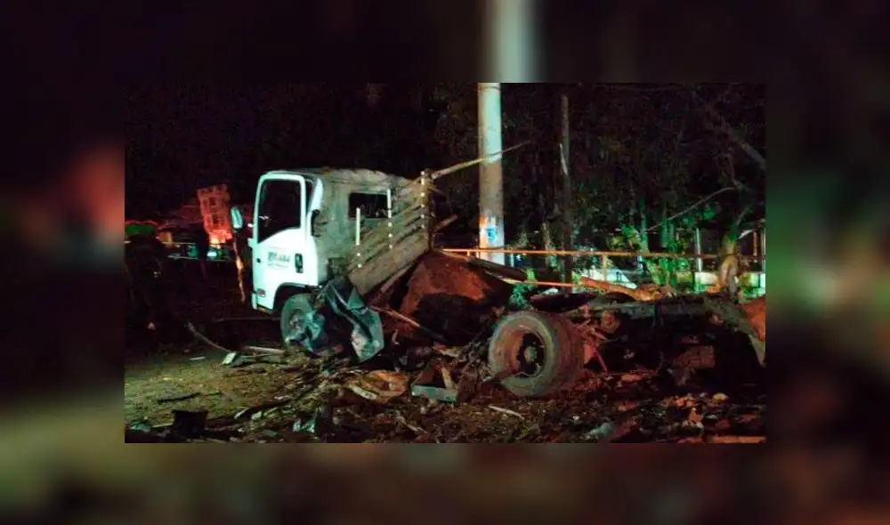 Camión bomba en Santander, Colombia. Foto: Alfonso Luna Geller. Proclama del Cauca. Camión bomba en Santander, Colombia. Foto: Alfonso Luna Geller. Proclama del Cauca.