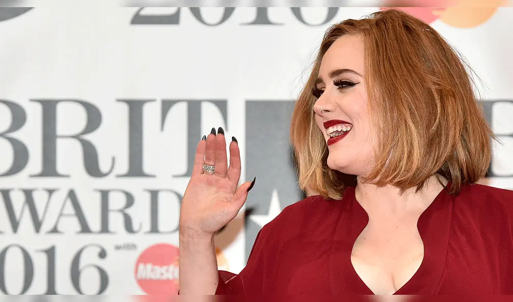 Adele muestra nueva apariencia tras perder más de 20 kilos