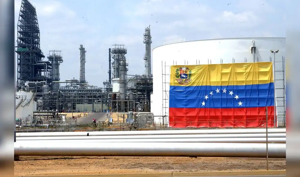 Venezuela alquila sus refinerías a China y Rusia por falta de recursos