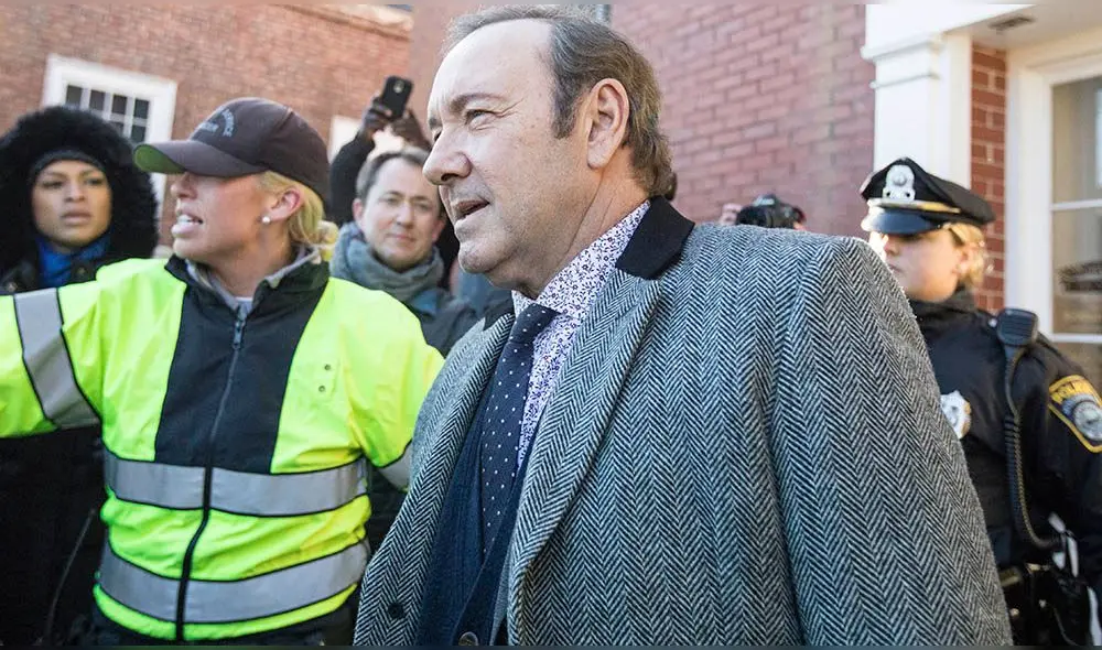 Muere masajista que denunció a Kevin Spacey Muere masajista que denunció a Kevin Spacey