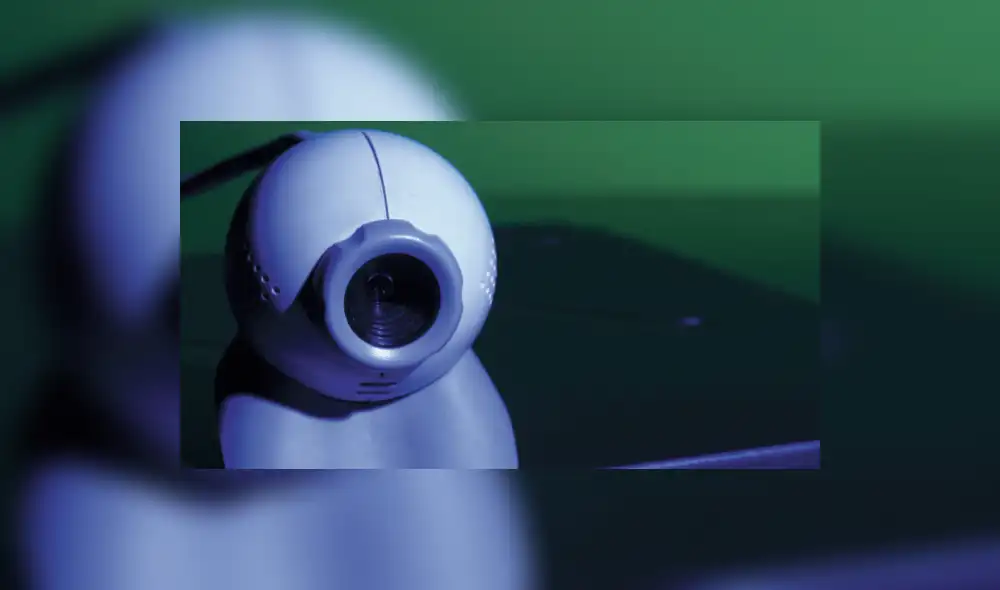 Facebook: el escalofriante momento en que una cámara “adquiere vida propia” [VIDEO]