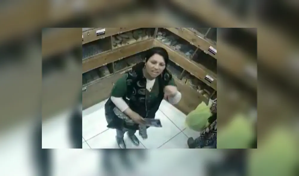 Mujer le roba el celular a menor de edad en conocida panadería de Independencia [VIDEO]