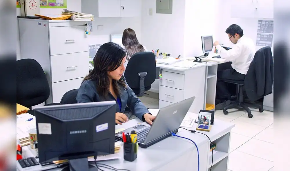 Sube en S/ 100 el incentivo para trabajadores públicos
