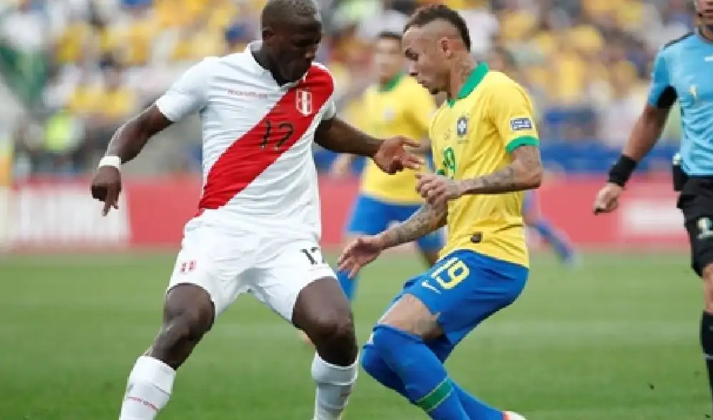 Luis Advíncula enfrentó a Brasil en dos oportunidades en la Copa América.