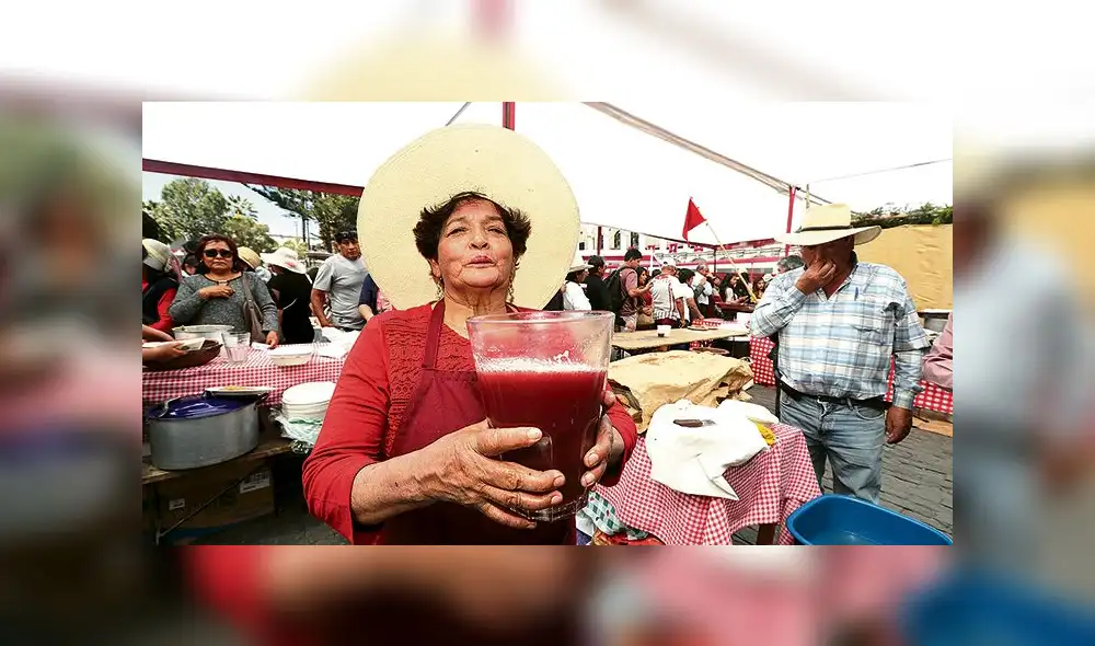 Una tradición. La chicha fue la estrella del festival. Ayer se vendieron más de 10 mil litros de la bebida tradicional.