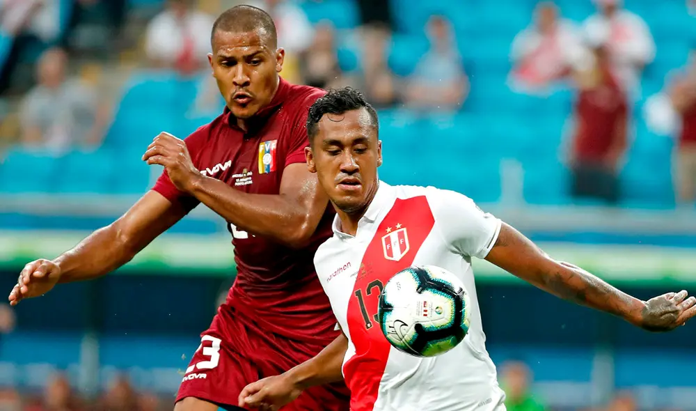 Renato Tapia tuvo millonaria oferta desde un “fútbol de menor nivel”, pero decidió ir a la Liga Santander.