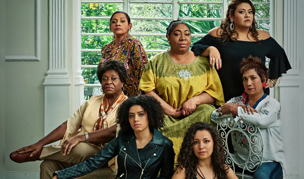 Desde el centro, en sentido horario: Charo Goyoneche, Maricarmen Padilla, Victoria Villalobos, Araceli Poma, Gisella Giurfa, Rosa Guzmán y Sofía Buitrón. Foto: Bill Wadman. Desde el centro, en sentido horario: Charo Goyoneche, Maricarmen Padilla, Victoria Villalobos, Araceli Poma, Gisella Giurfa, Rosa Guzmán y Sofía Buitrón. Foto: Bill Wadman.