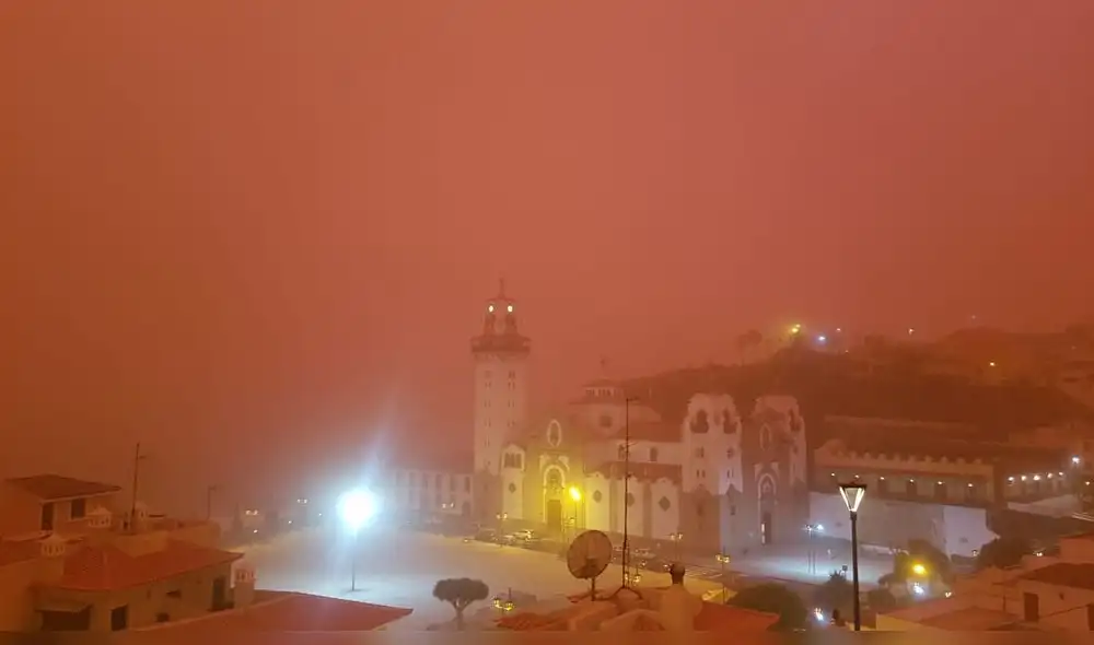 “Atardecer de sangre”: impactantes imágenes de la tormenta de polvo en las Islas Canarias [FOTOS]