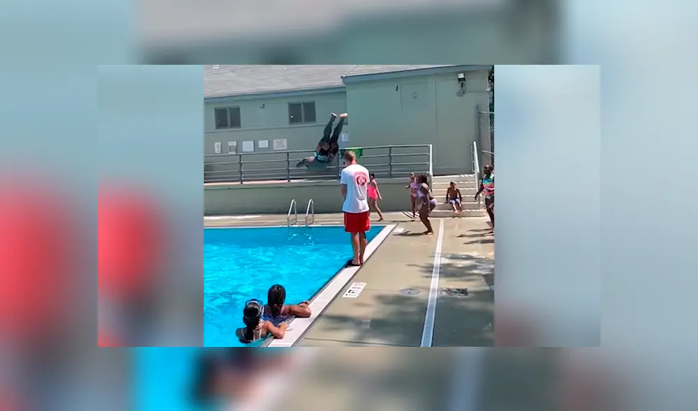 Graban el asombroso salto de un hombre al hacer un clavado sobre un salvavidas [VIDEO] 