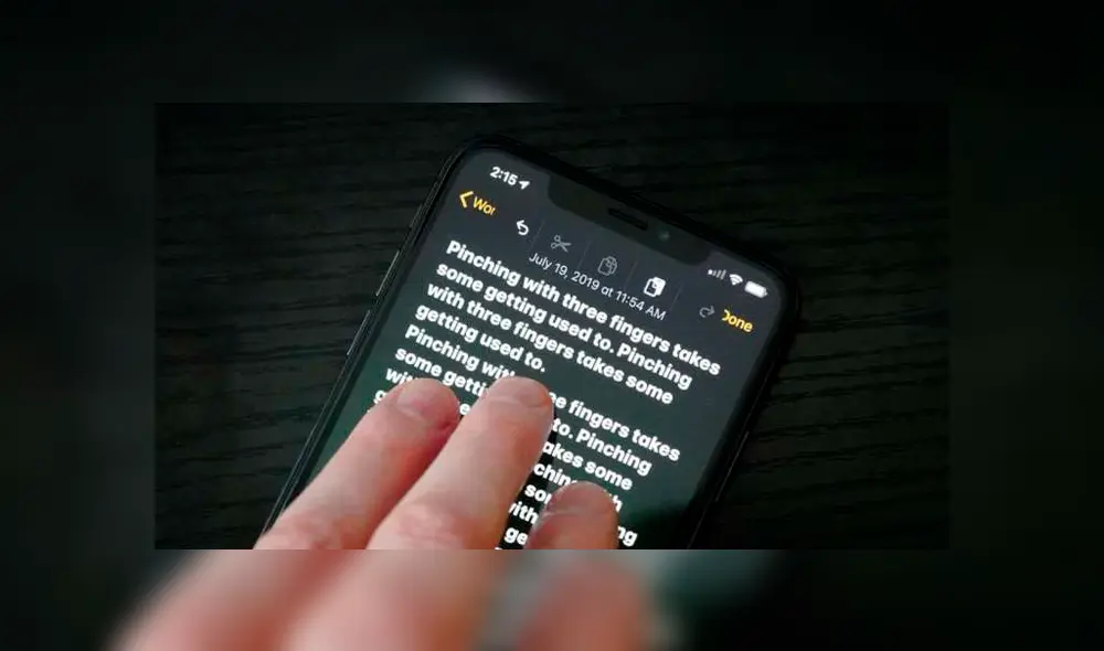 El nuevo gesto de tres dedos en iOS 13 permite copiar y pegar textos de manera más intuitiva.