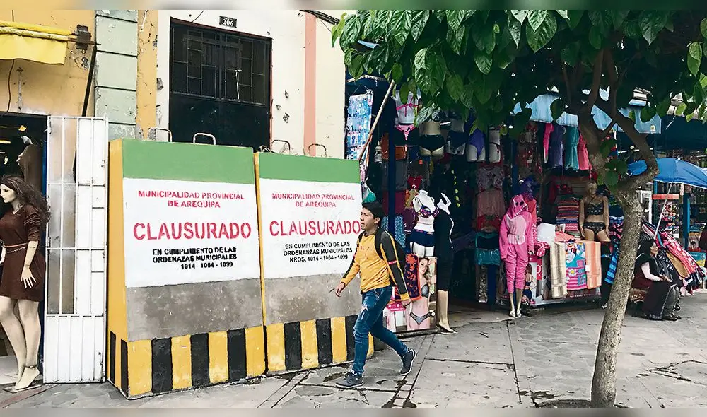 MEDIDA. La comuna optó por colocar bloques de cemento en fachadas, pero aun así se ingenian para seguir operando. MEDIDA. La comuna optó por colocar bloques de cemento en fachadas, pero aun así se ingenian para seguir operando.
