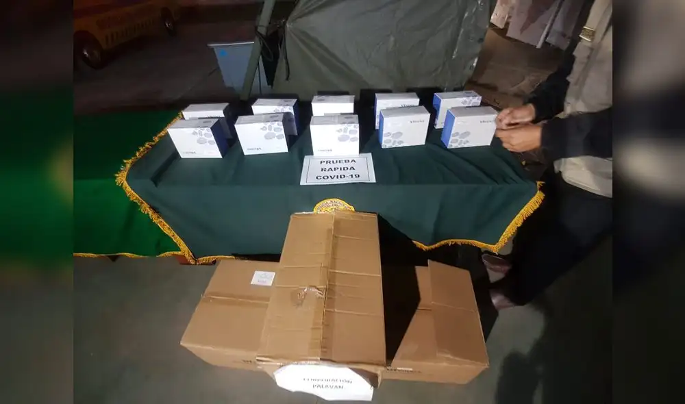 Detienen a estafadores que pretendían comercializar pruebas rápidas. Foto: Grace Mora / URPI-GLR. Detienen a estafadores que pretendían comercializar pruebas rápidas. Foto: Grace Mora / URPI-GLR.