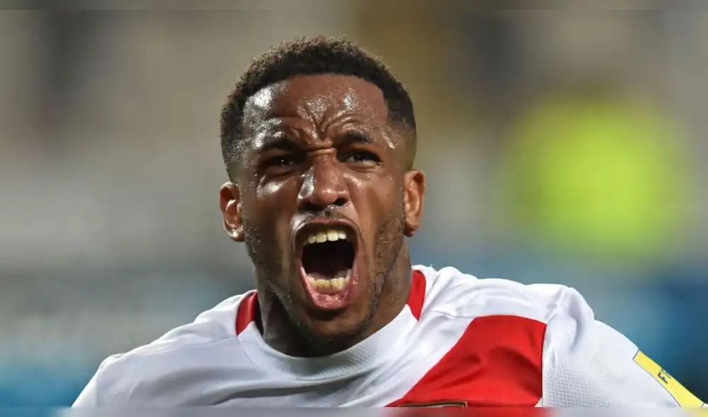 Chico reality hace atrevida pregunta a Jefferson Farfán sobre parte de su cuerpo