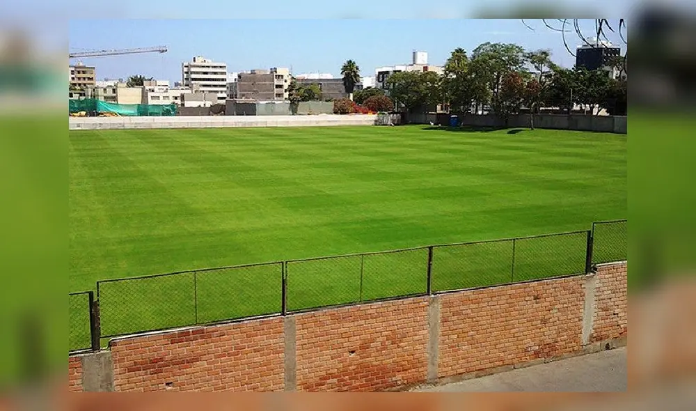 UCV va entrenar en el campo del colegio Markham.