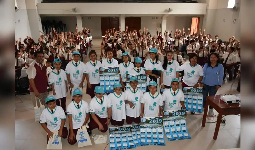 Capacitan a escolares sobre el cuidado del agua 