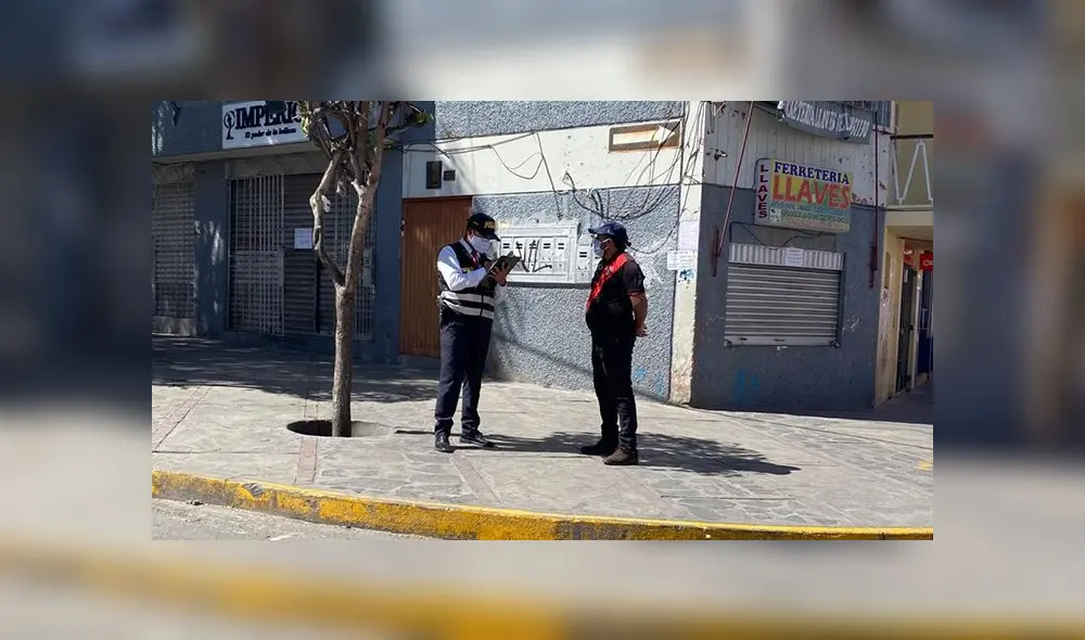 Policías que intervinieron al ciudadano en Arequipa ahora están en aislamiento domiciliario. Foto: Referencial. Policías que intervinieron al ciudadano en Arequipa ahora están en aislamiento domiciliario. Foto: Referencial.
