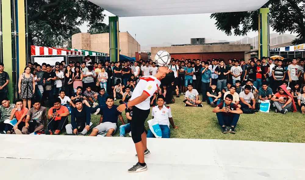 Mishell Loli: de practicar freestyle fútbol en los semáforos a representar al Perú en el torneo más importante. Foto: @moonchildvisual Mishell Loli: de practicar freestyle fútbol en los semáforos a representar al Perú en el torneo más importante. Foto: @moonchildvisual