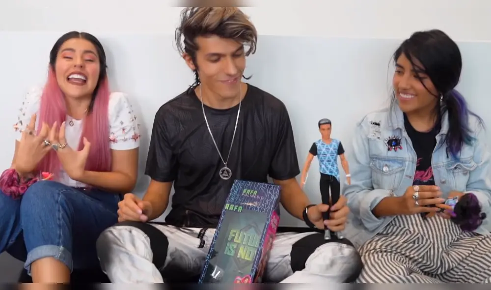 Los Polinesios presentaron sus muñecas Barbie inspiradas en el estilo y personalidad de cada uno. (foto: YouTube)