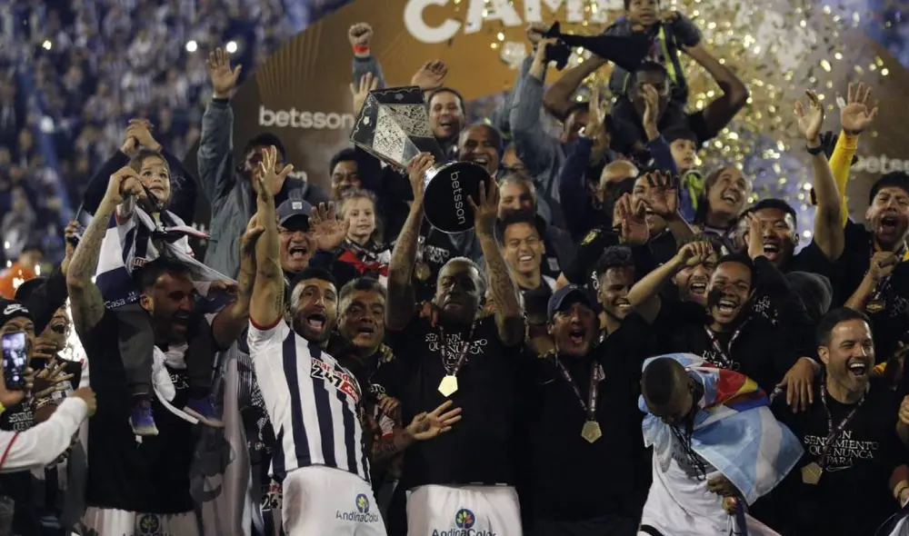 Los blanquiazules lograron el bicampeonato tras imponerse ante Melgar. Foto: Luis Jiménez/La República Los blanquiazules lograron el bicampeonato tras imponerse ante Melgar. Foto: Luis Jiménez/La República