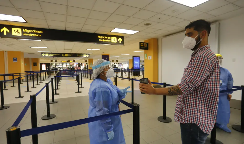 Minsa ha detectado pasajeros que no brindan información verdadera o muchas veces no contestan las llamadas. Foto: La República