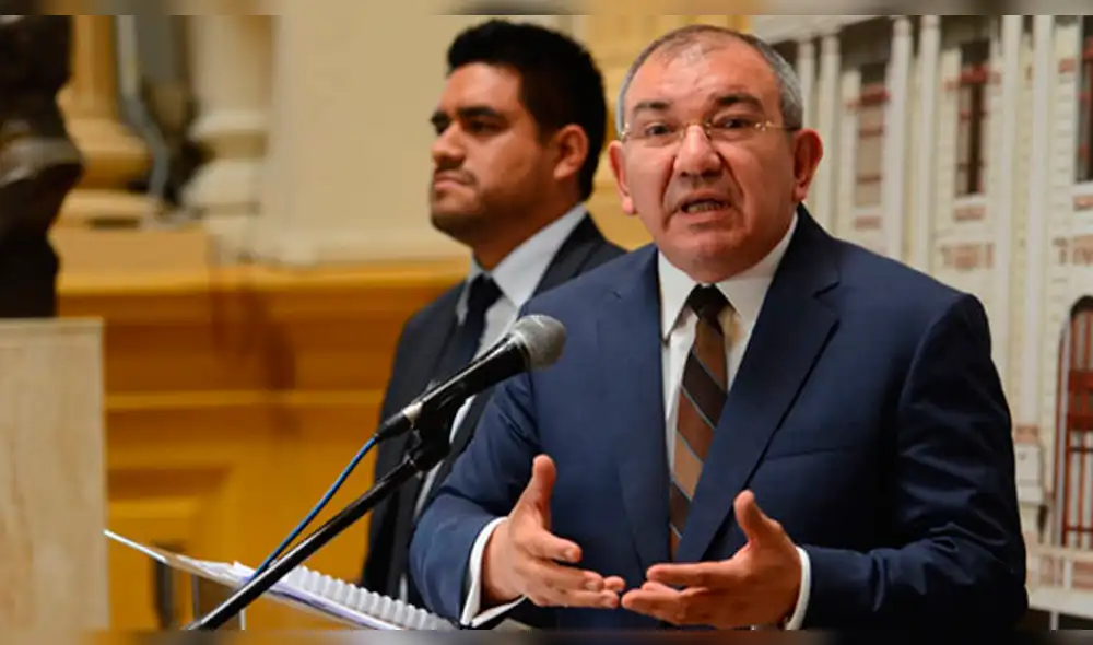 José Cevasco envía renuncia y deja el cargo de oficial mayor del Congreso José Cevasco envía renuncia y deja el cargo de oficial mayor del Congreso