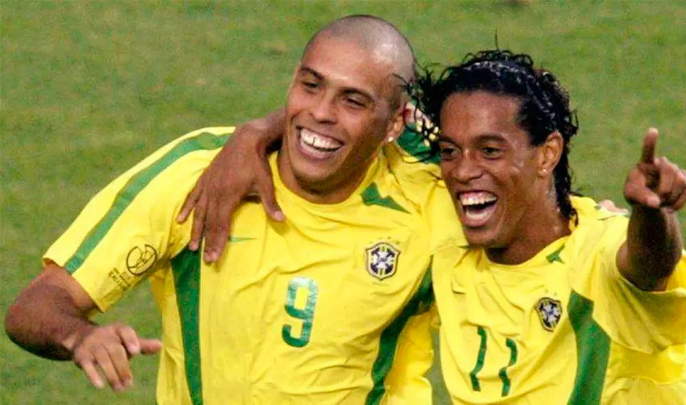 Ronaldo y Ronaldinho salieron campeones del mundo juntos en Corea-Japón 2002 con la selección de Brasil. Ronaldo y Ronaldinho salieron campeones del mundo juntos en Corea-Japón 2002 con la selección de Brasil.