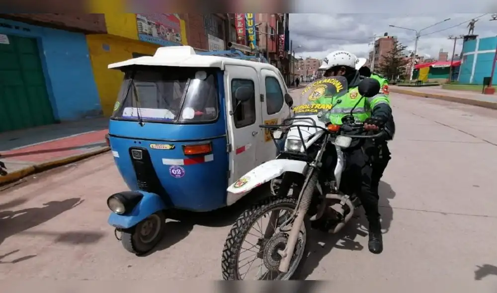 Internan en depósito municipal a 80 mototaxis por no acatar cuarentena. Internan en depósito municipal a 80 mototaxis por no acatar cuarentena.