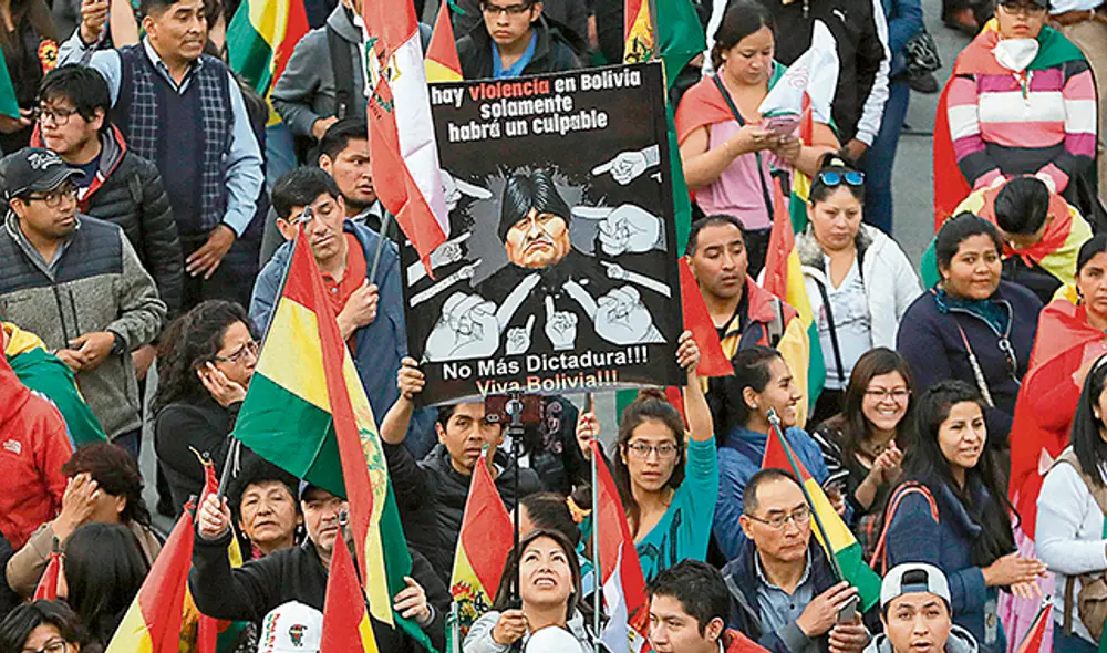 Protestas. Opositores marchan en Santa Cruz.