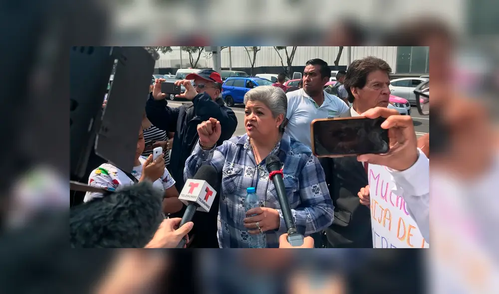 Victoria Barrios, tía de Ingrid Escamilla, encabezó la manifestación en memoria de la joven. (Foto: Infobae) Victoria Barrios, tía de Ingrid Escamilla, encabezó la manifestación en memoria de la joven. (Foto: Infobae)