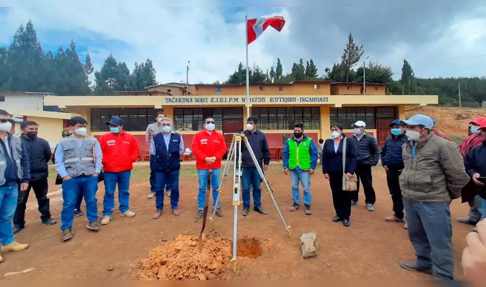 ARCC reconstruirá diez colegios en Incahuasi ARCC reconstruirá diez colegios en Incahuasi