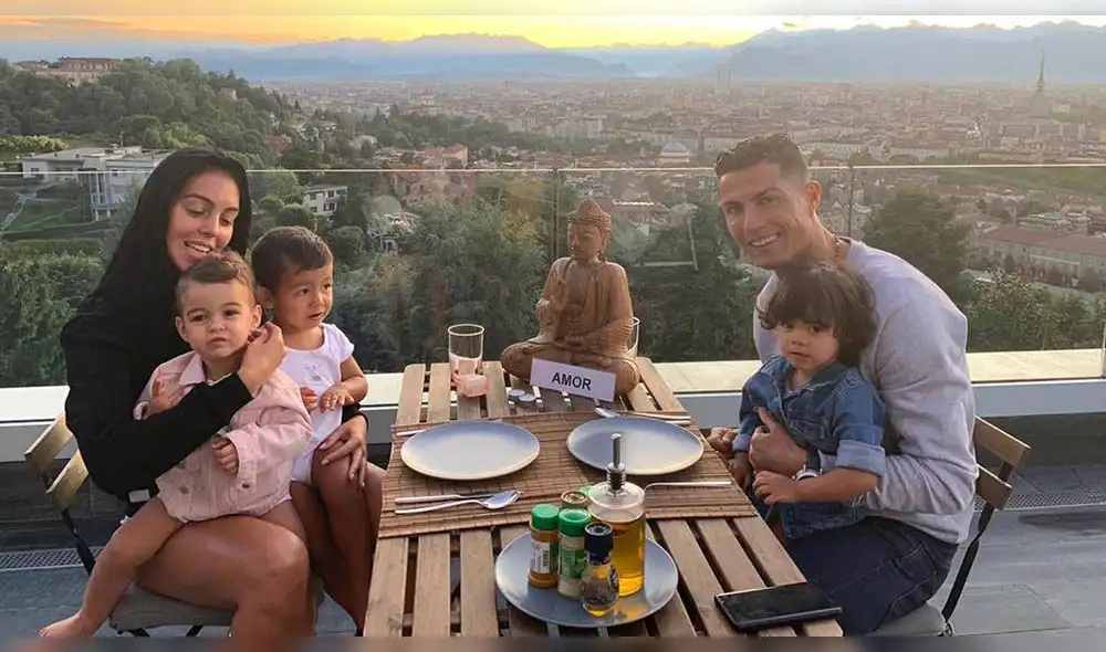 Cristiano Ronaldo se rinde ante los encantos de su hija. Foto: Instagram