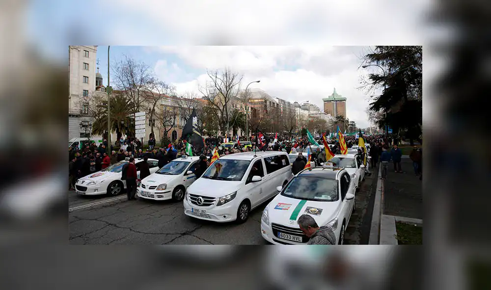 Madrid se resiste a la presión del taxi y no acepta el modelo catalán de VTC