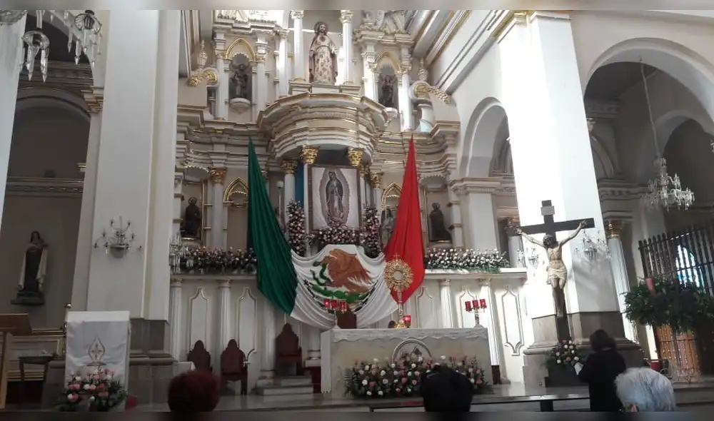 Diversos altares en México fueron decorados para rendir culto a la ‘Morenita del Tepeyac’. Foto: INBGuadalupe / Twitter. Diversos altares en México fueron decorados para rendir culto a la ‘Morenita del Tepeyac’. Foto: INBGuadalupe / Twitter.