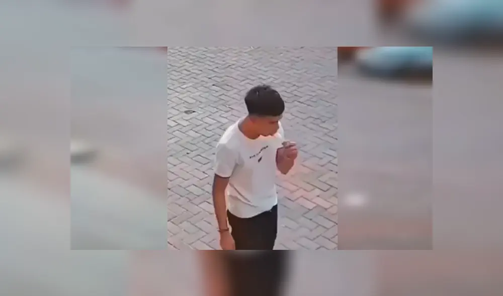En Facebook, un joven cometió un desagradable blooper al recoger su helado tirado en el suelo. En Facebook, un joven cometió un desagradable blooper al recoger su helado tirado en el suelo.