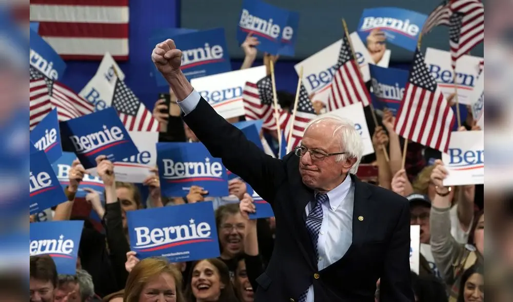 Bernie Sanders llega para hablar en un evento de la Noche de la Primaria en el SNHU Field House en Manchester, New Hampshire, el 11 de febrero de 2020. Bernie Sanders llega para hablar en un evento de la Noche de la Primaria en el SNHU Field House en Manchester, New Hampshire, el 11 de febrero de 2020.
