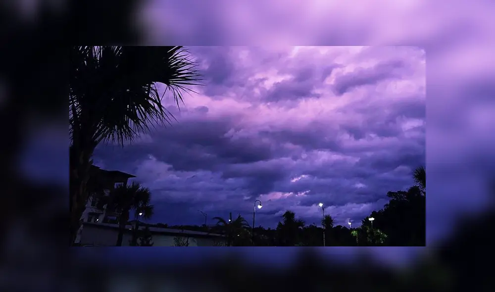 El cielo tomó un color púrpura en Florida tras el paso del huracán Dorian. Foto: Twitter. El cielo tomó un color púrpura en Florida tras el paso del huracán Dorian. Foto: Twitter.